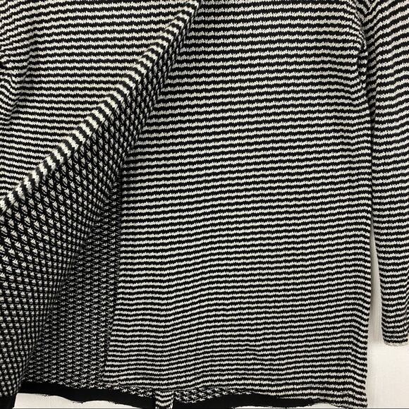 Cabi Fergie 3167 Black Split Turtleneck Pullover Sweater XXS - Picture 7 of 7